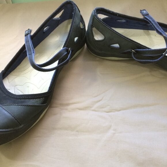 Eddie Bauer Shoes Flats MaryJane Leather Sandals Cut Outs Dark Gray Size 9 ½ - Picture 2 of 7